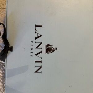 Designer, high-end magenta heels